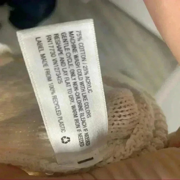 H&M Merona Aeo red ivory grey sweater bundle xs/s - Picture 9 of 13